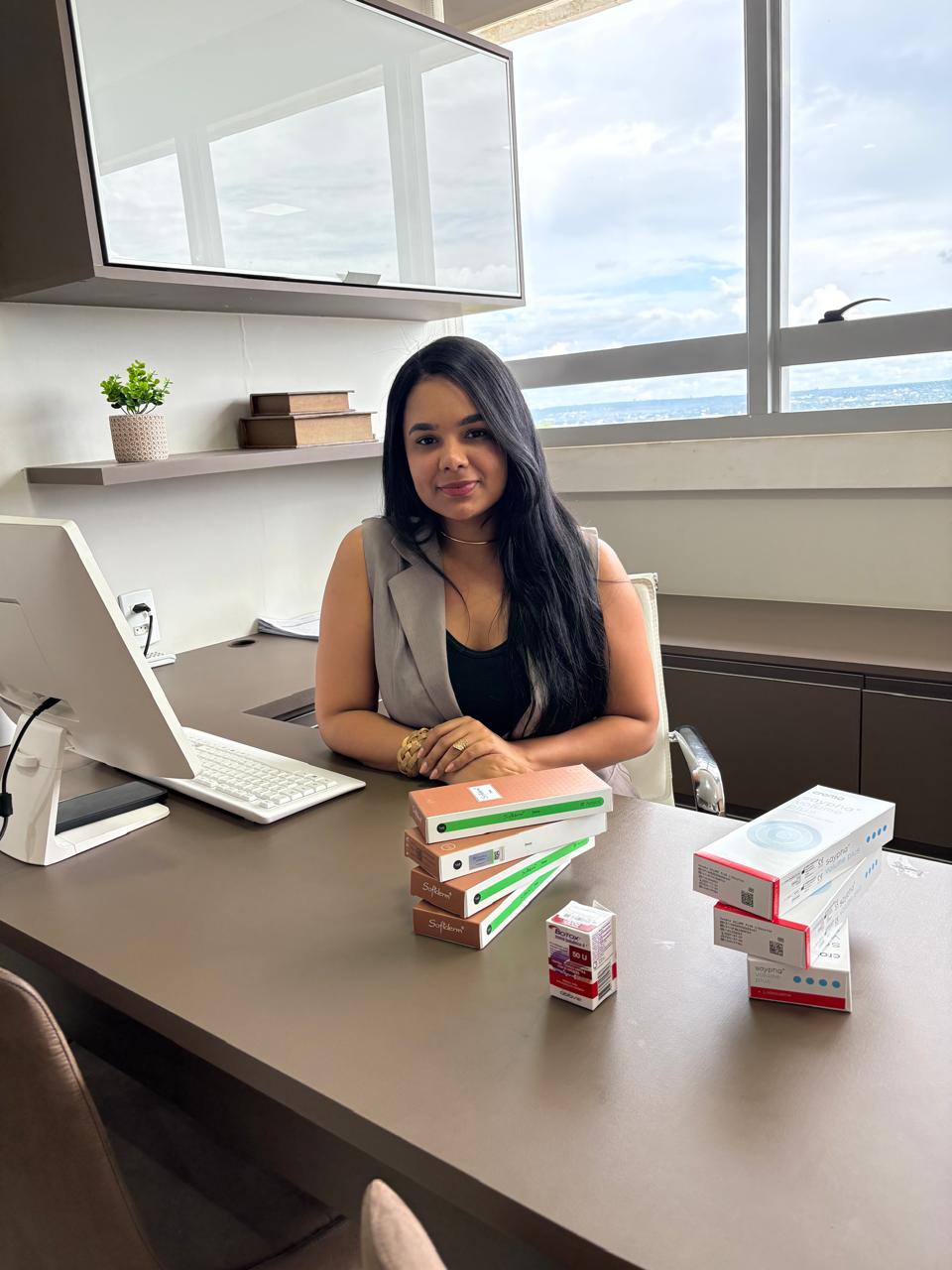 Profissional da Vellys atendendo paciente na clínica